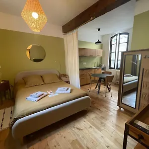  Appartement De Charme A La Roquette
