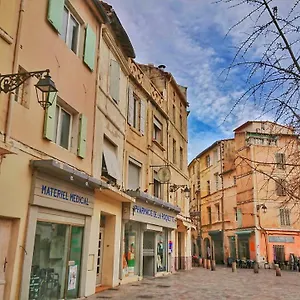 Place De La Roquette, Centre Historique Arlés